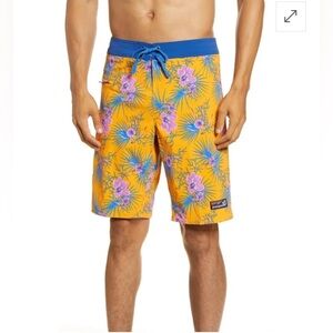 Patagonia men’s Wavefarer Board Shorts - Bayou Palmetto/ Saffron size 34